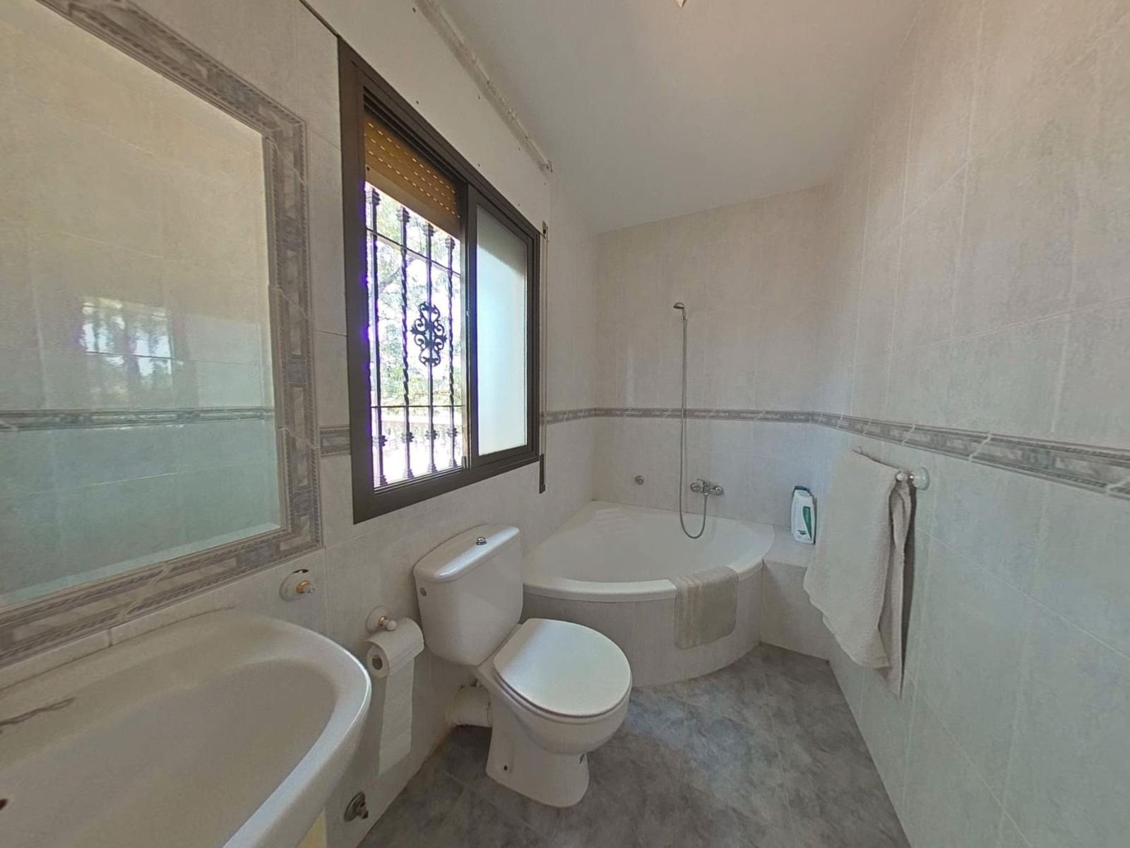 4 soveværelse Finca/Landehus til salg i Cordoba by - € 225.000 (Ref: 9543746)