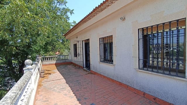 4 soveværelse Finca/Landehus til salg i Córdoba by - € 225.000 (Ref: 9543746)