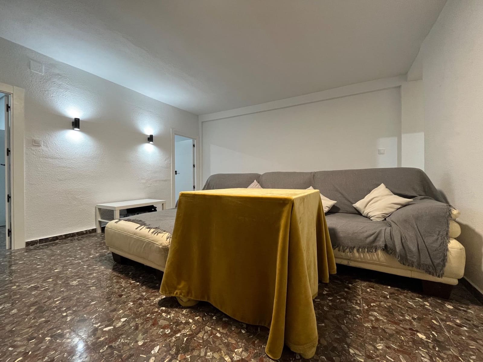 3 bedroom Apartment for sale in Cordoba city - € 143,000 (Ref: 9551643)