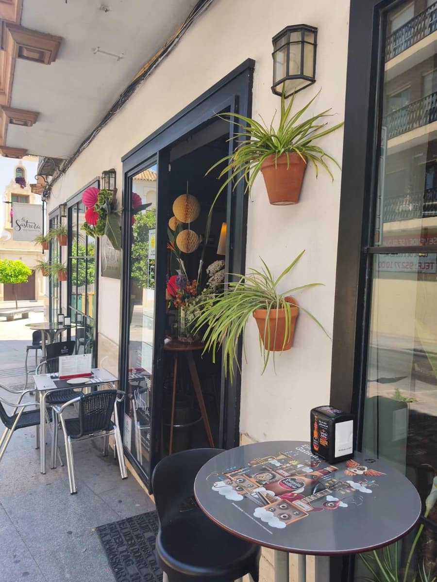 Bedrift til leie i Cordoba by - € 800 (Ref: 9568750)