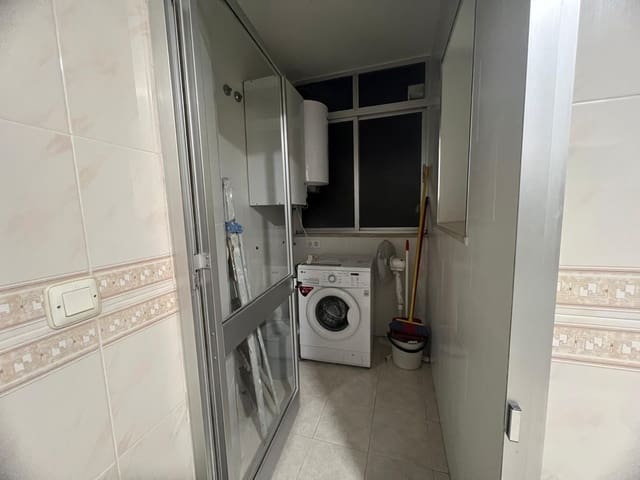 3 sovrum Lägenhet till salu i Parque Azahara, Córdoba stad - 160 000 € (Ref: 9571276)