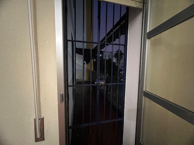 3 sovrum Lägenhet till salu i Parque Azahara, Córdoba stad - 160 000 € (Ref: 9571276)