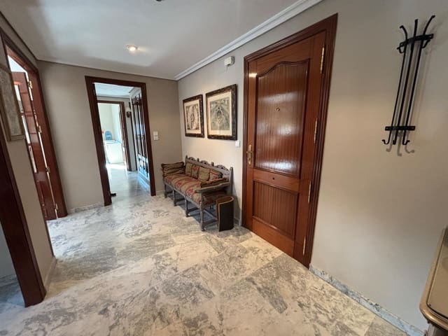 4 camera da letto Appartamento in vendita in Cordova città con piscina garage - 419.000 € (Rif: 9576714)