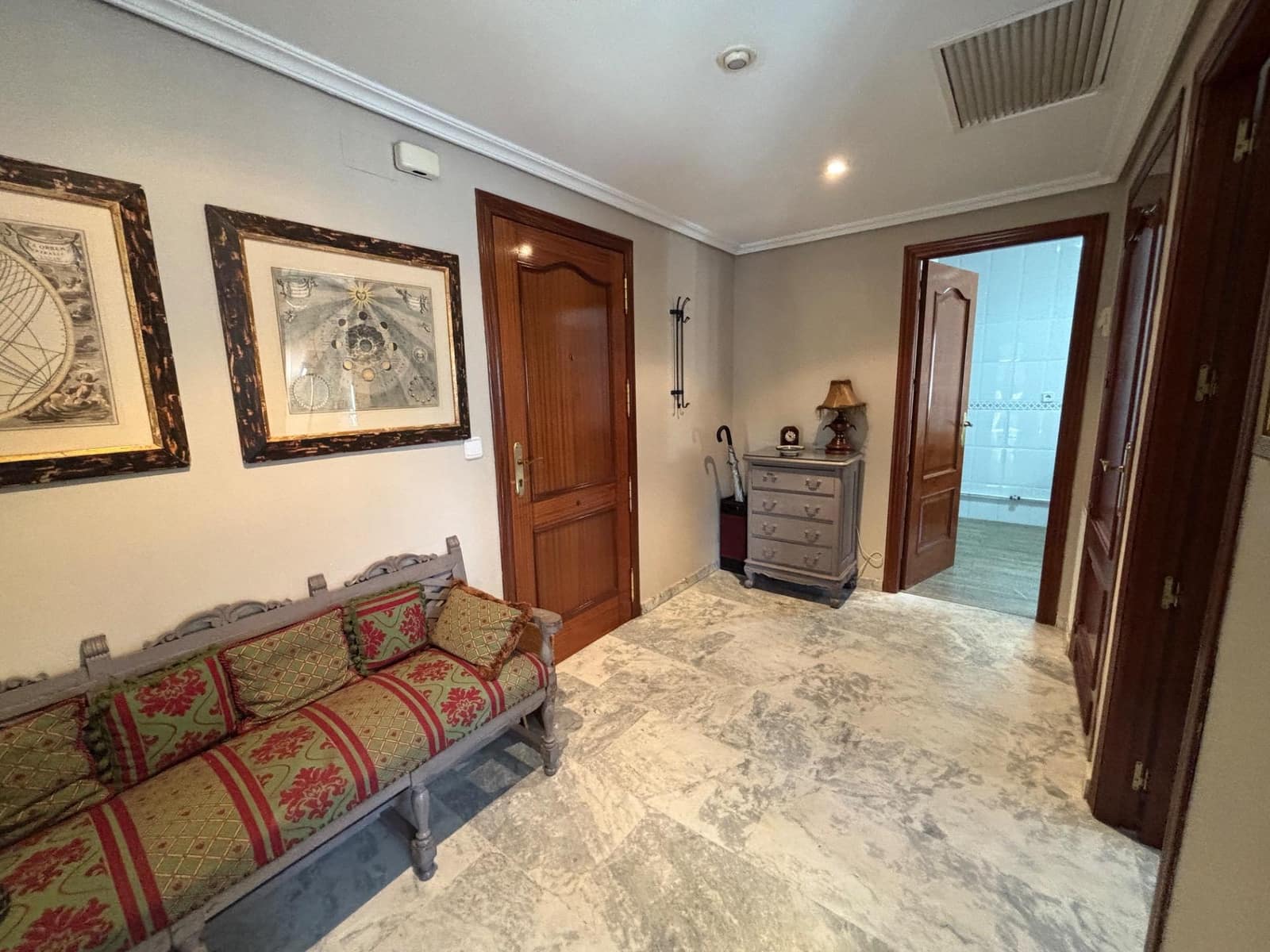 4 camera da letto Appartamento in vendita in Cordova citta con piscina garage - 419.000 € (Rif: 9576714)