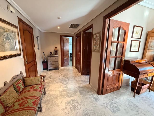 4 camera da letto Appartamento in vendita in Cordova città con piscina garage - 419.000 € (Rif: 9576714)