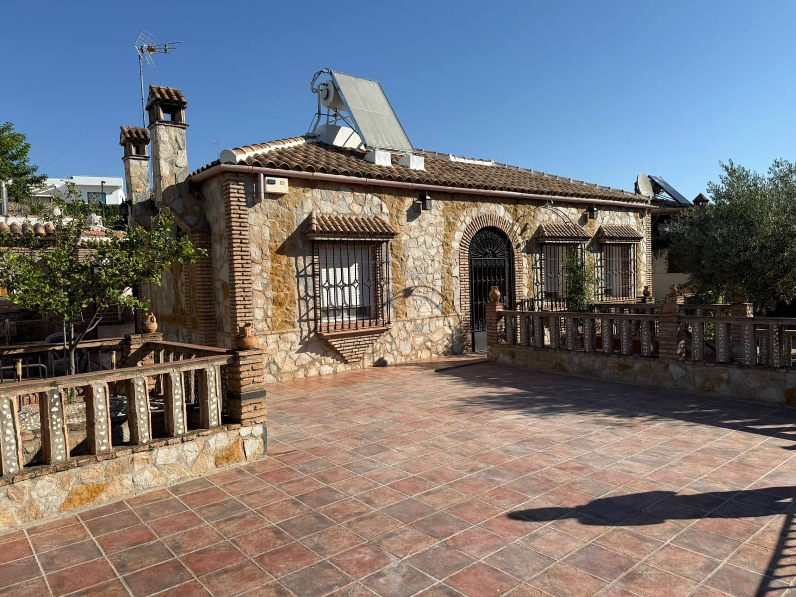 4 sypialnia Willa na sprzedaż w Ecija z basenem garażem - 255 000 € (Ref: 9596249)