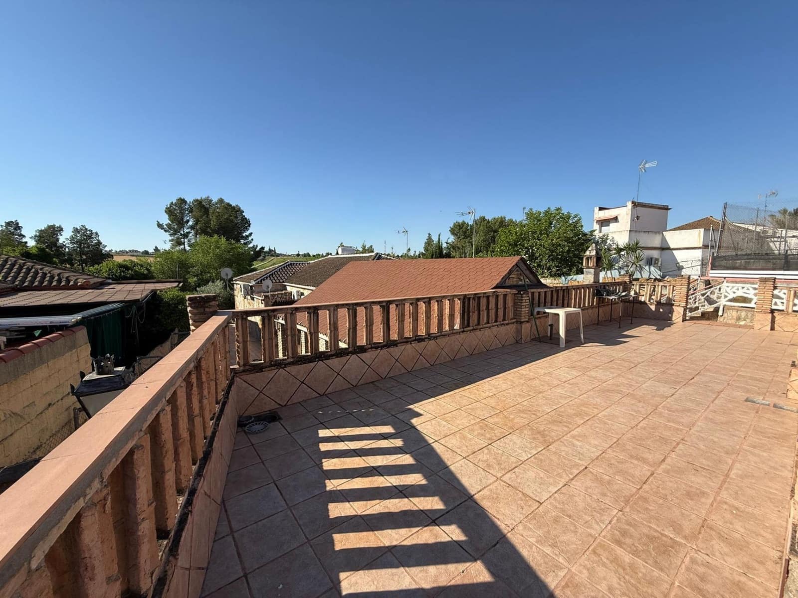 4 sypialnia Willa na sprzedaż w Ecija z basenem garażem - 255 000 € (Ref: 9596249)