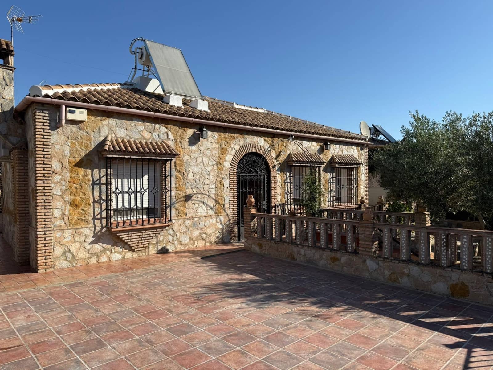 4 sypialnia Willa na sprzedaż w Ecija z basenem garażem - 255 000 € (Ref: 9596249)