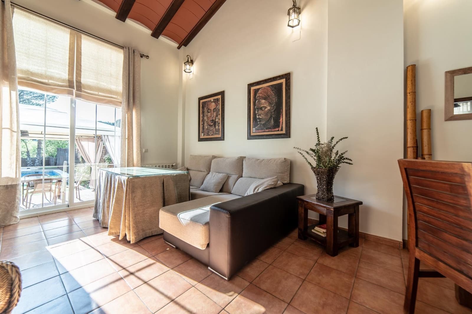 3 bedroom Villa for sale in Cordoba city with pool - € 239,000 (Ref: 9596250)