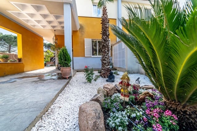 3 bedroom Villa for sale in Córdoba city with pool - € 239,000 (Ref: 9596250)