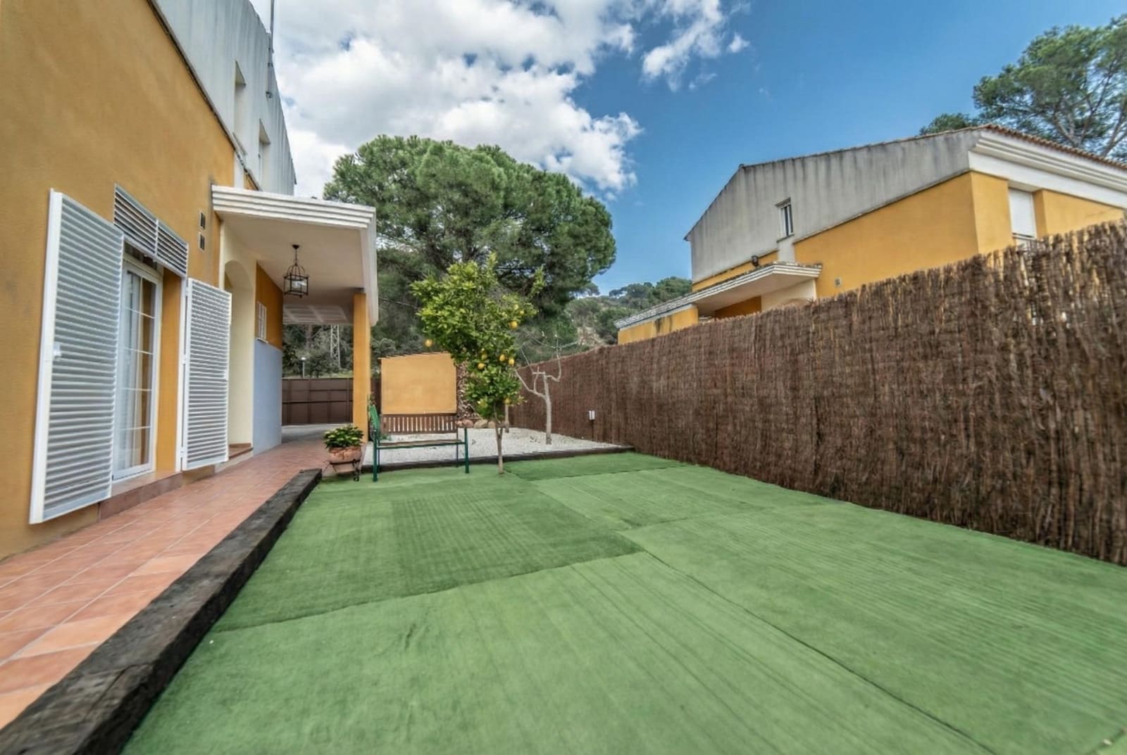 3 bedroom Villa for sale in Cordoba city with pool - € 239,000 (Ref: 9596250)