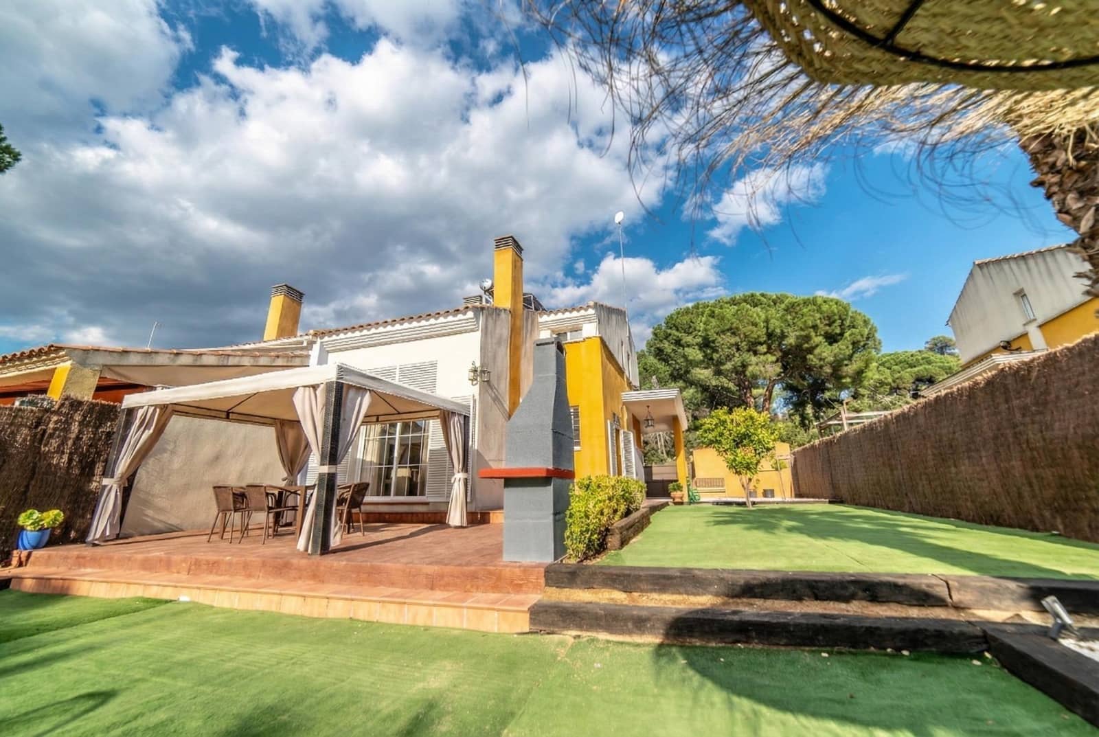 3 bedroom Villa for sale in Cordoba city with pool - € 239,000 (Ref: 9596250)