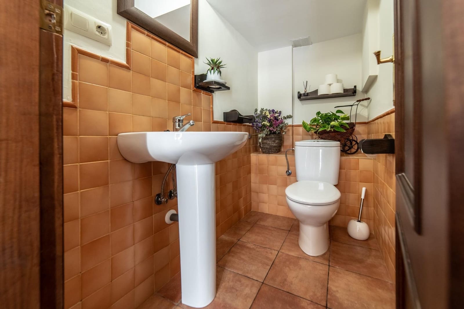 3 bedroom Villa for sale in Cordoba city with pool - € 239,000 (Ref: 9596250)