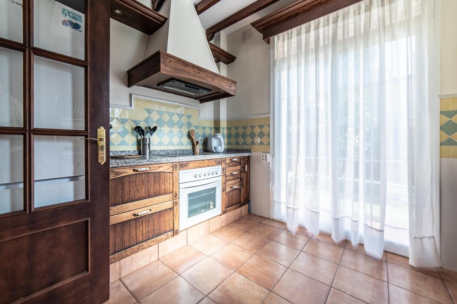 3 bedroom Villa for sale in Cordoba city with pool - € 239,000 (Ref: 9596250)