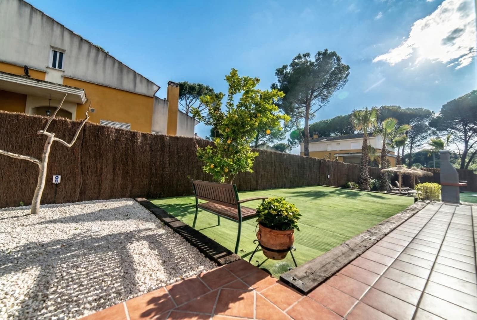 3 bedroom Villa for sale in Cordoba city with pool - € 239,000 (Ref: 9596250)