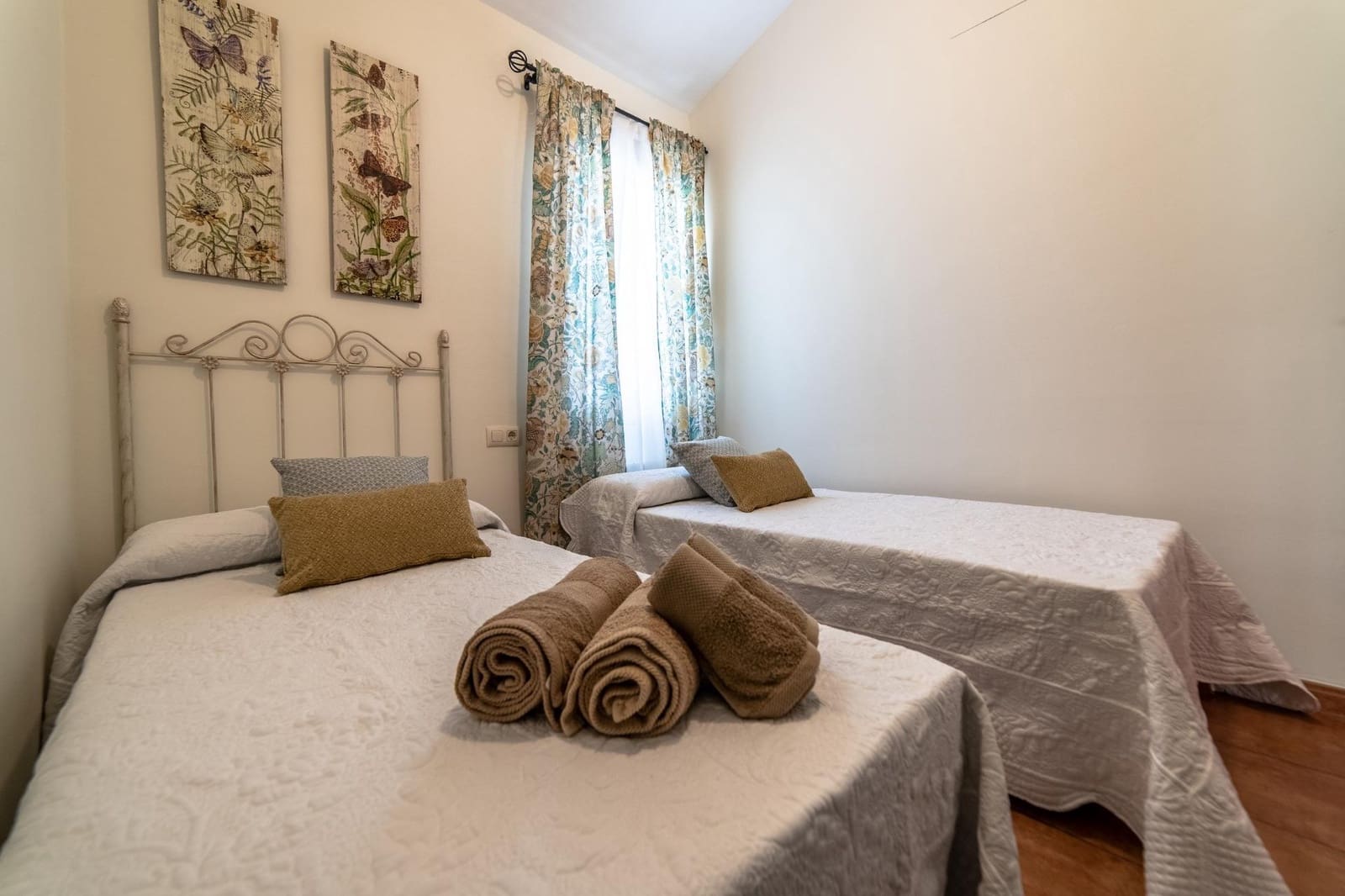 3 bedroom Villa for sale in Cordoba city with pool - € 239,000 (Ref: 9596250)