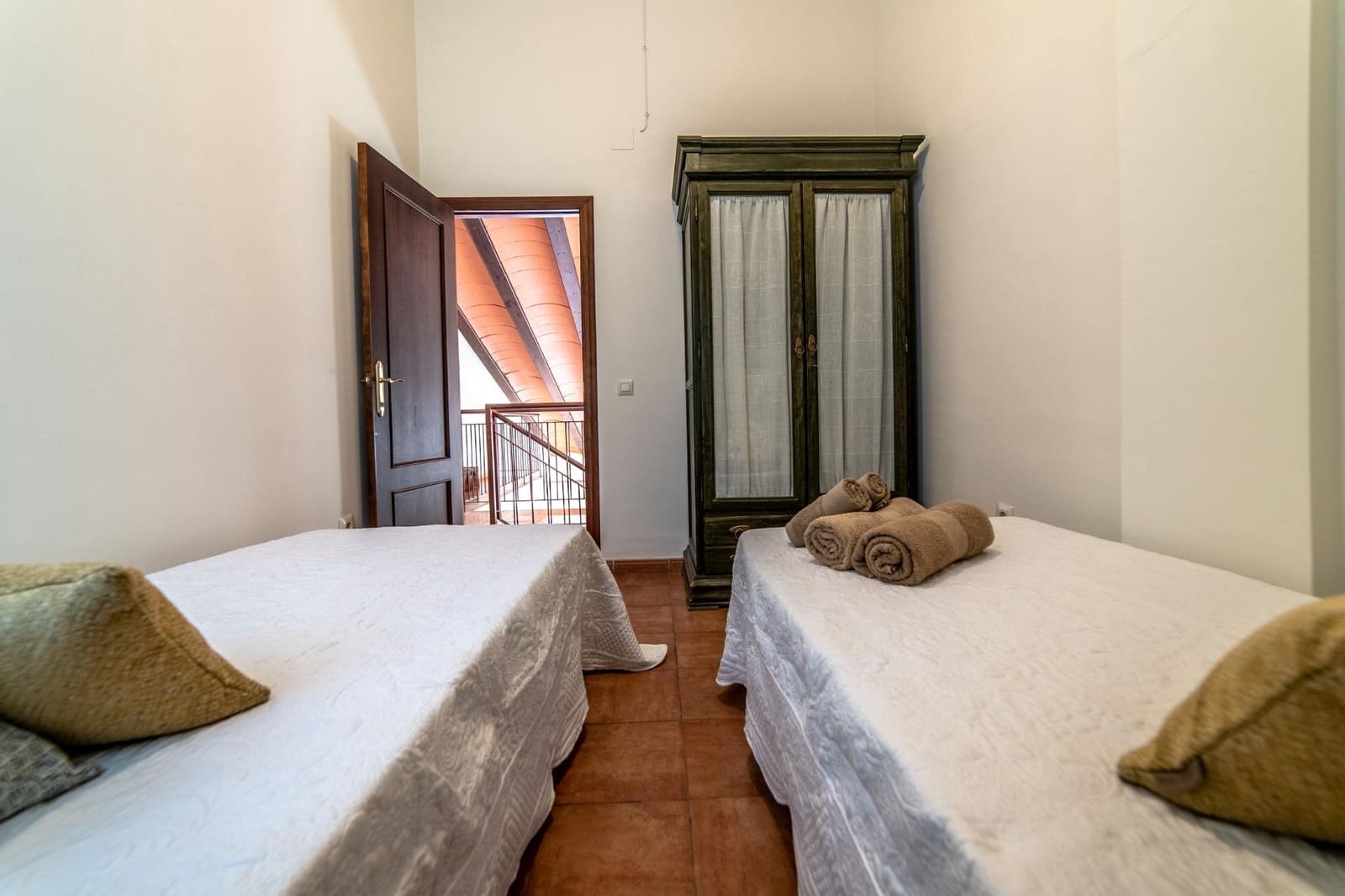 3 bedroom Villa for sale in Cordoba city with pool - € 239,000 (Ref: 9596250)