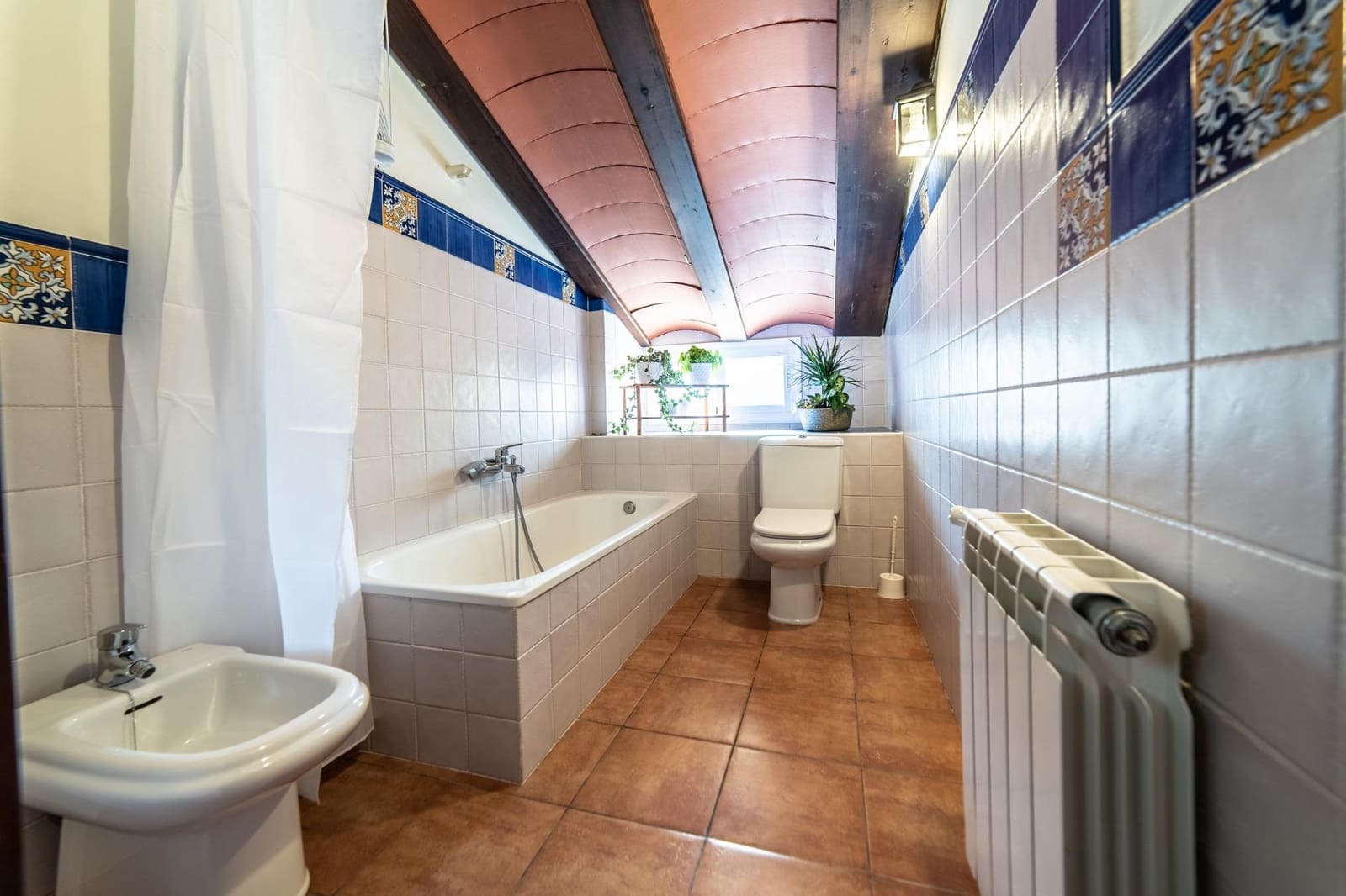 3 bedroom Villa for sale in Cordoba city with pool - € 239,000 (Ref: 9596250)