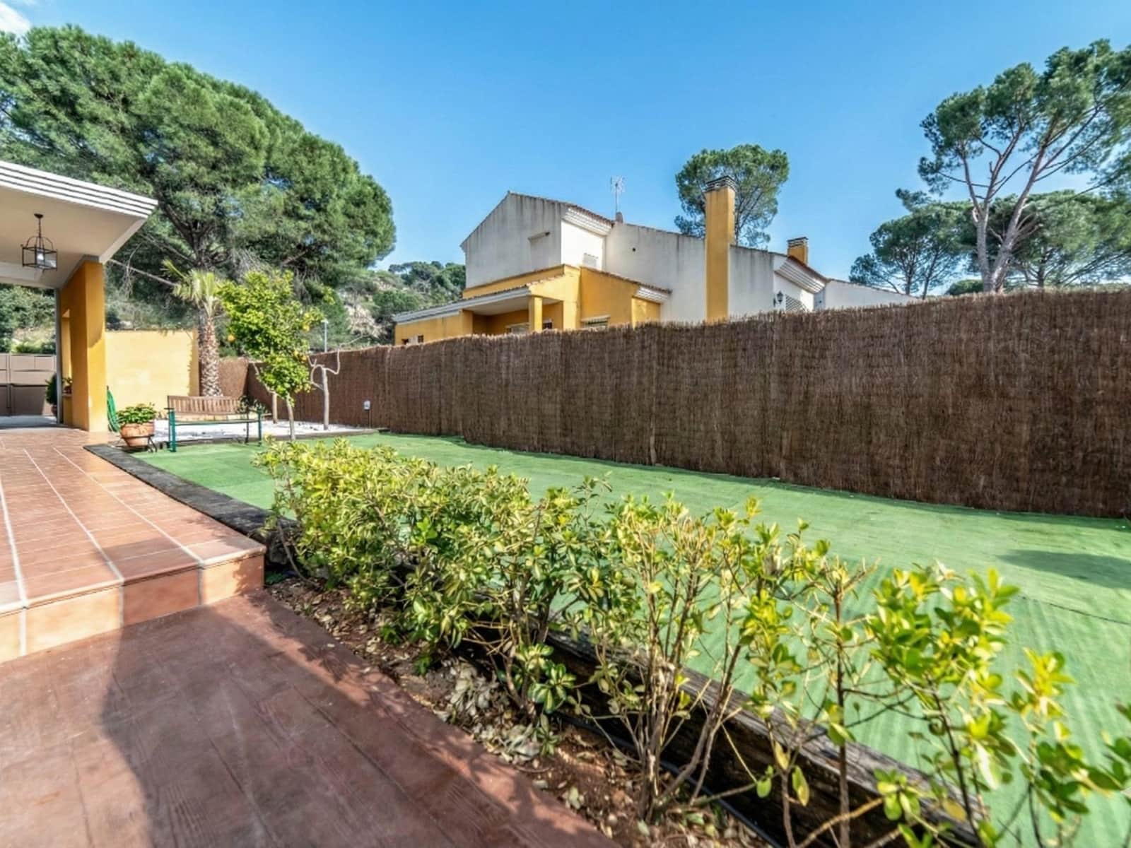 3 bedroom Villa for sale in Cordoba city with pool - € 239,000 (Ref: 9596250)