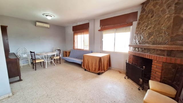 4 bedroom Villa for sale in Alcolea, Córdoba city with pool garage - € 164,500 (Ref: 9596254)