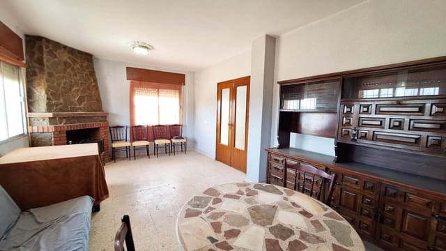 4 bedroom Villa for sale in Alcolea, Córdoba city with pool garage - € 164,500 (Ref: 9596254)
