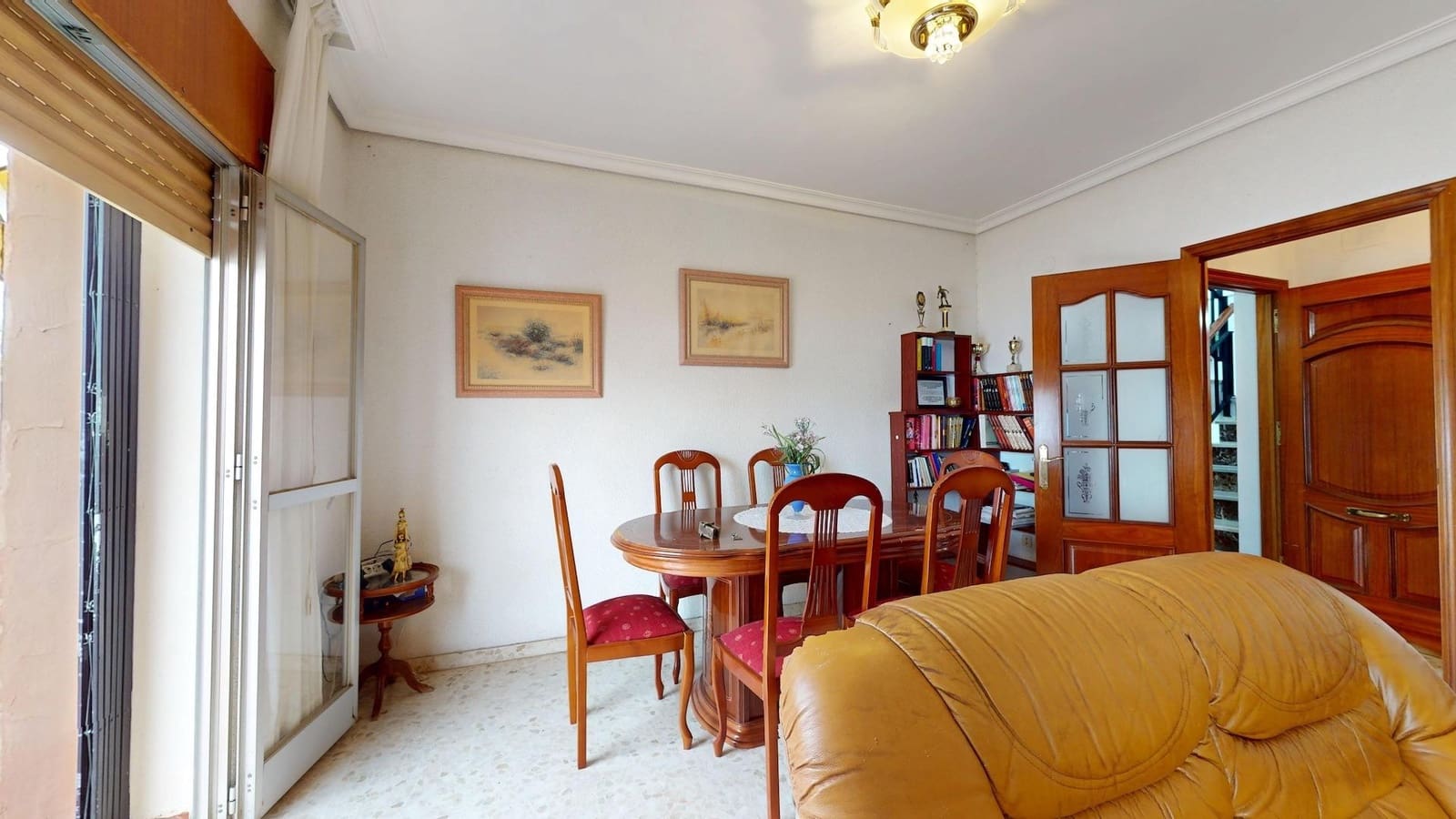 8 slaapkamer Rijtjeshuis te koop in Cordoba stad met garage - € 485.000 (Ref: 9599624)