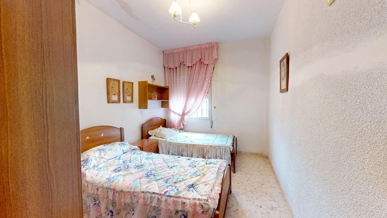 8 slaapkamer Rijtjeshuis te koop in Cordoba stad met garage - € 485.000 (Ref: 9599624)