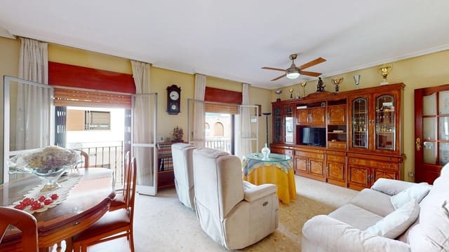 8 slaapkamer Rijtjeshuis te koop in Córdoba stad met garage - € 485.000 (Ref: 9599624)