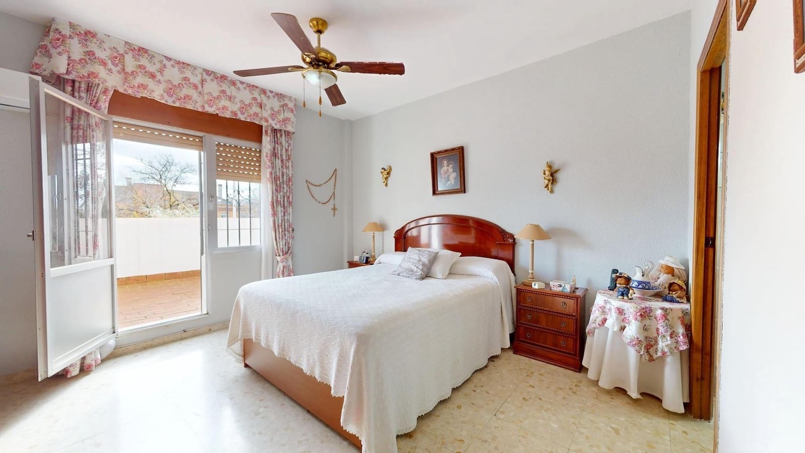 8 slaapkamer Rijtjeshuis te koop in Cordoba stad met garage - € 485.000 (Ref: 9599624)