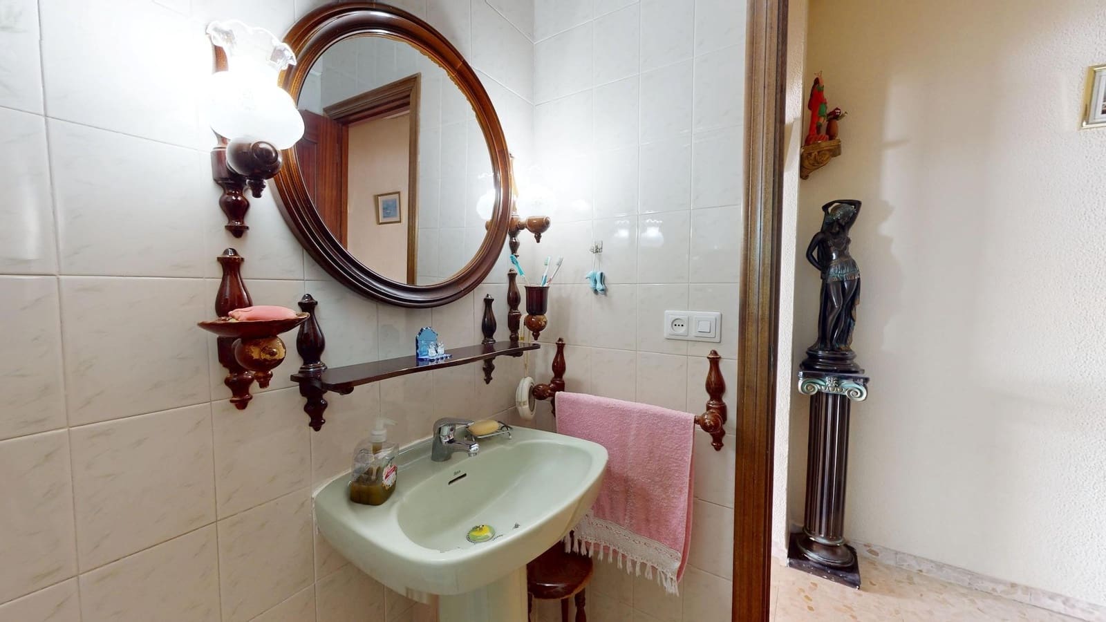 8 slaapkamer Rijtjeshuis te koop in Cordoba stad met garage - € 485.000 (Ref: 9599624)