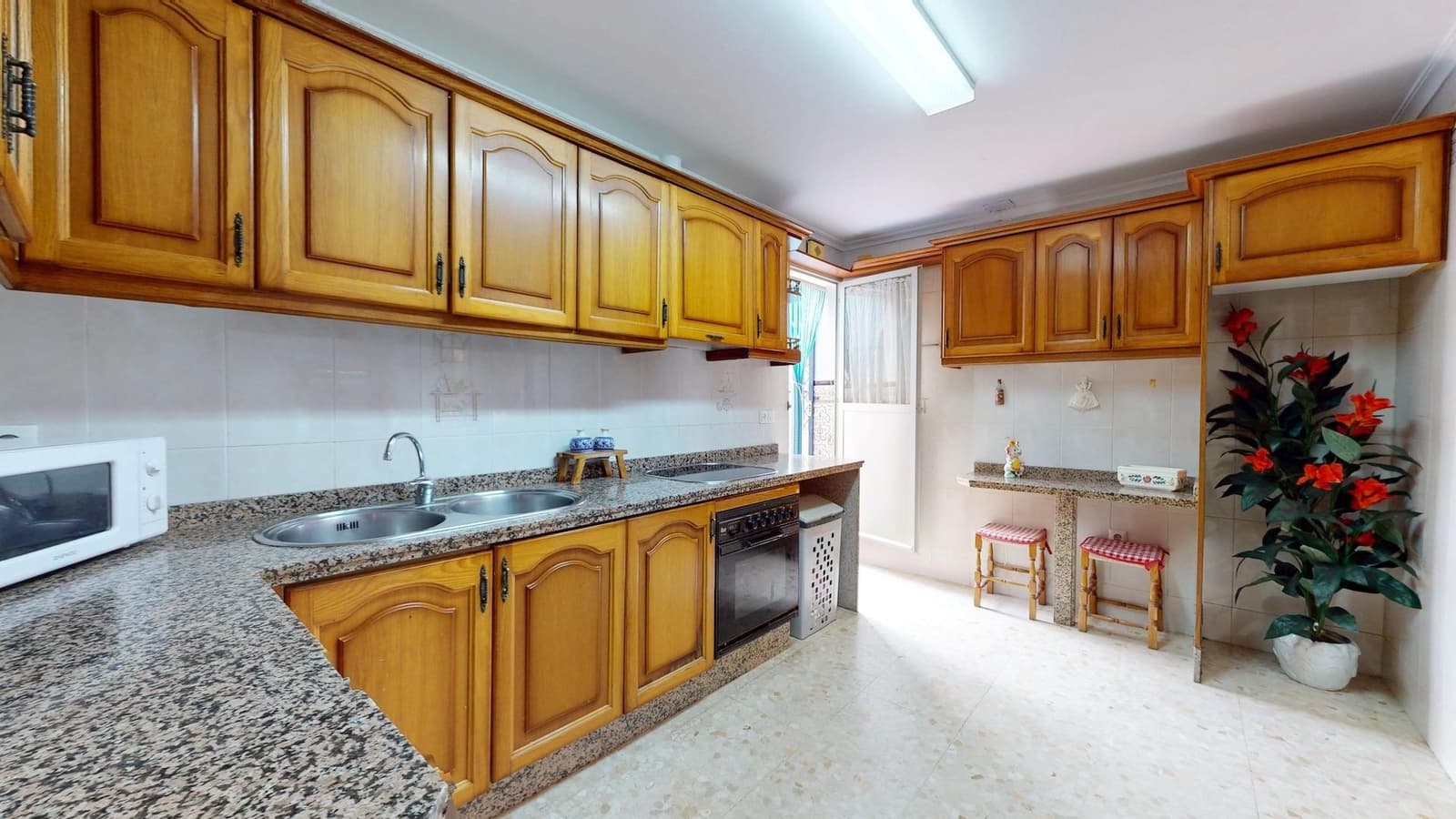 8 slaapkamer Rijtjeshuis te koop in Cordoba stad met garage - € 485.000 (Ref: 9599624)