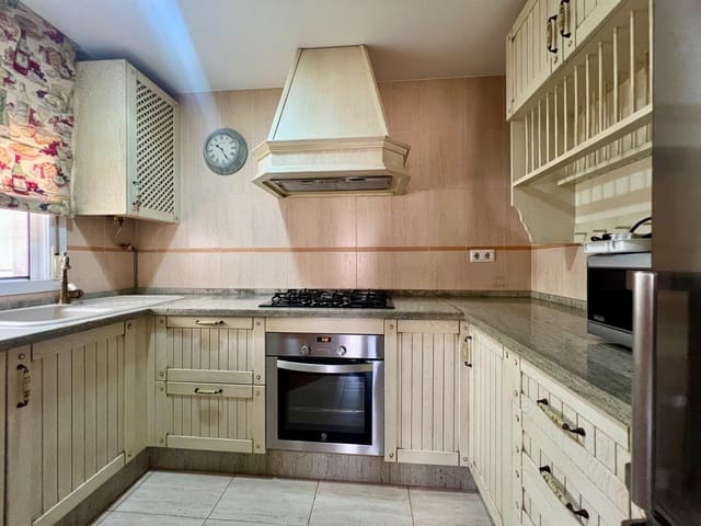 3 makuuhuone Huoneisto myytävänä paikassa Villafranca de Córdoba mukana uima-altaan - 140 000 € (Ref: 9605066)