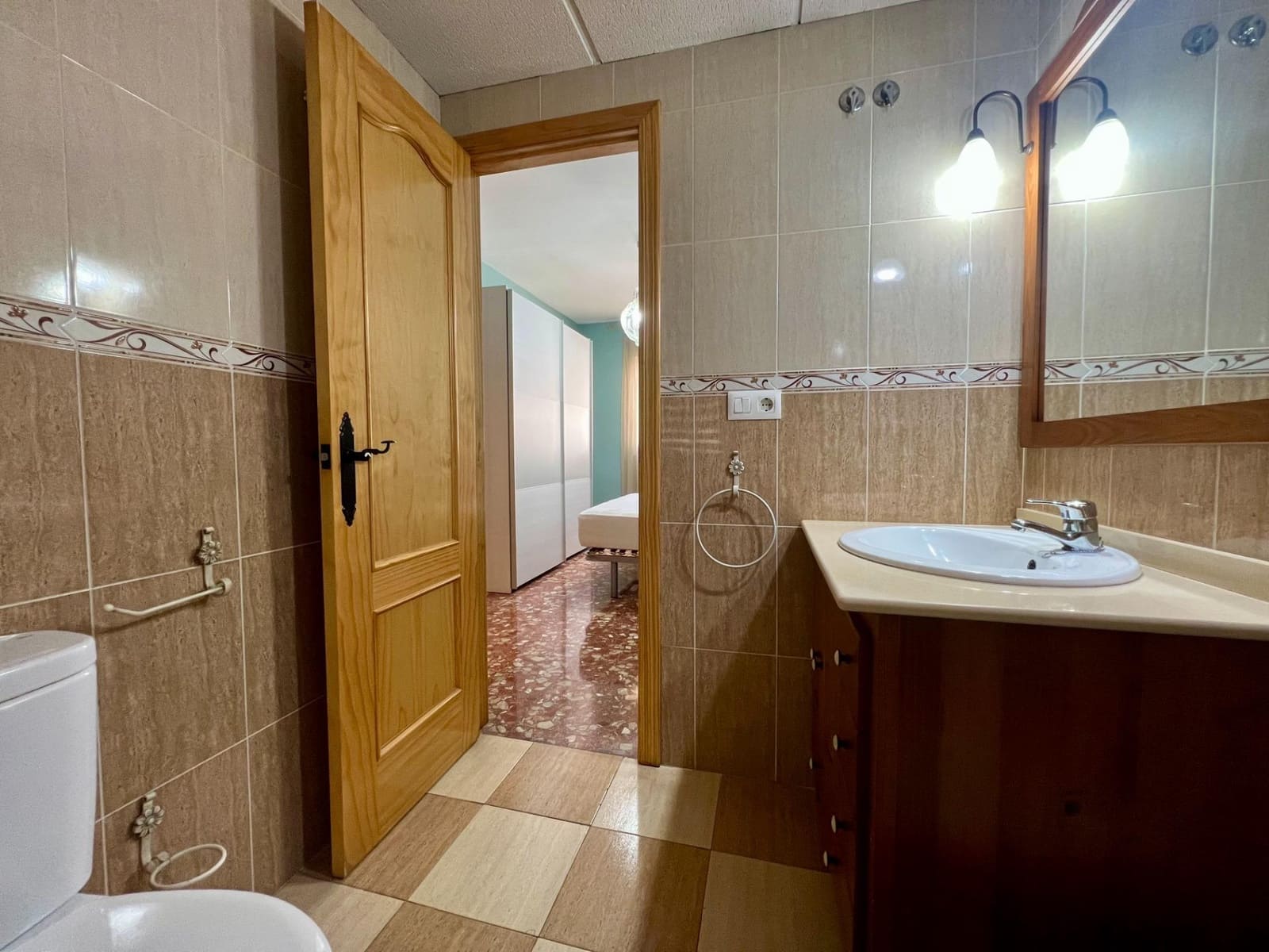 3 bedroom Apartment for sale in Villafranca de Cordoba with pool - € 140,000 (Ref: 9605066)