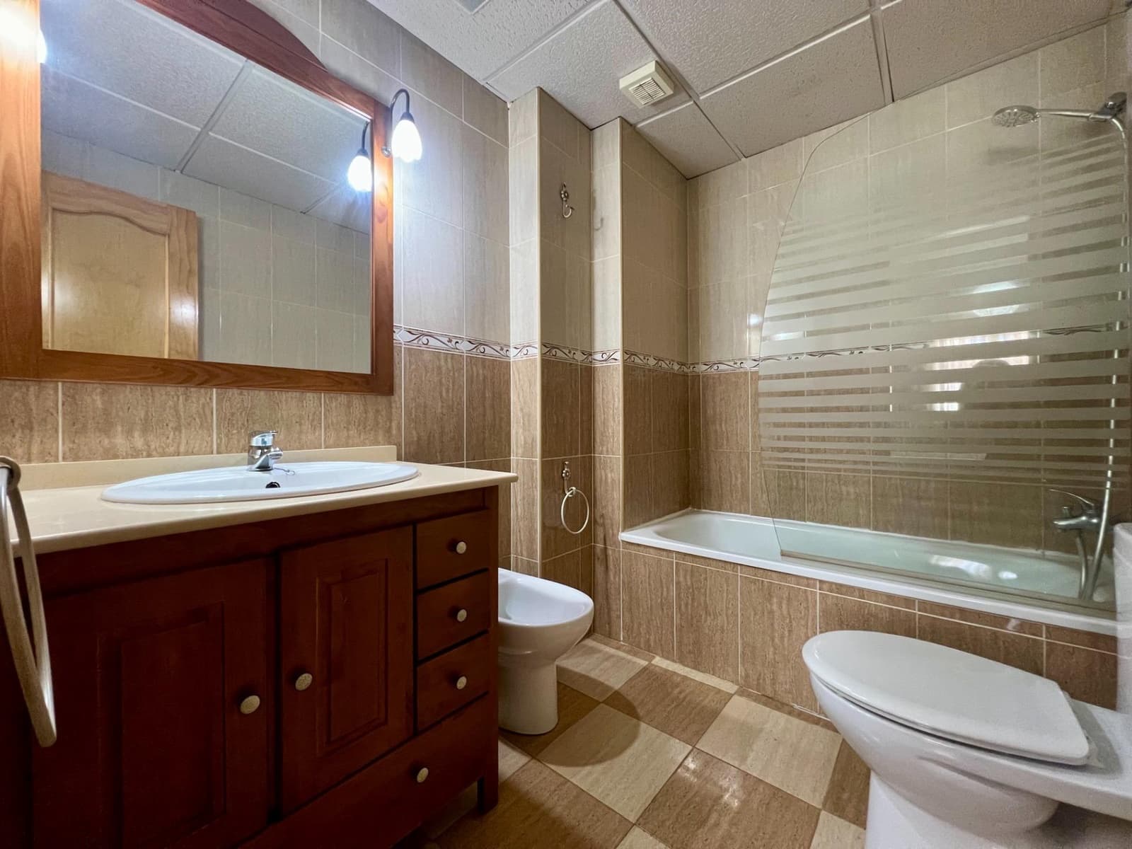 3 bedroom Apartment for sale in Villafranca de Cordoba with pool - € 140,000 (Ref: 9605066)