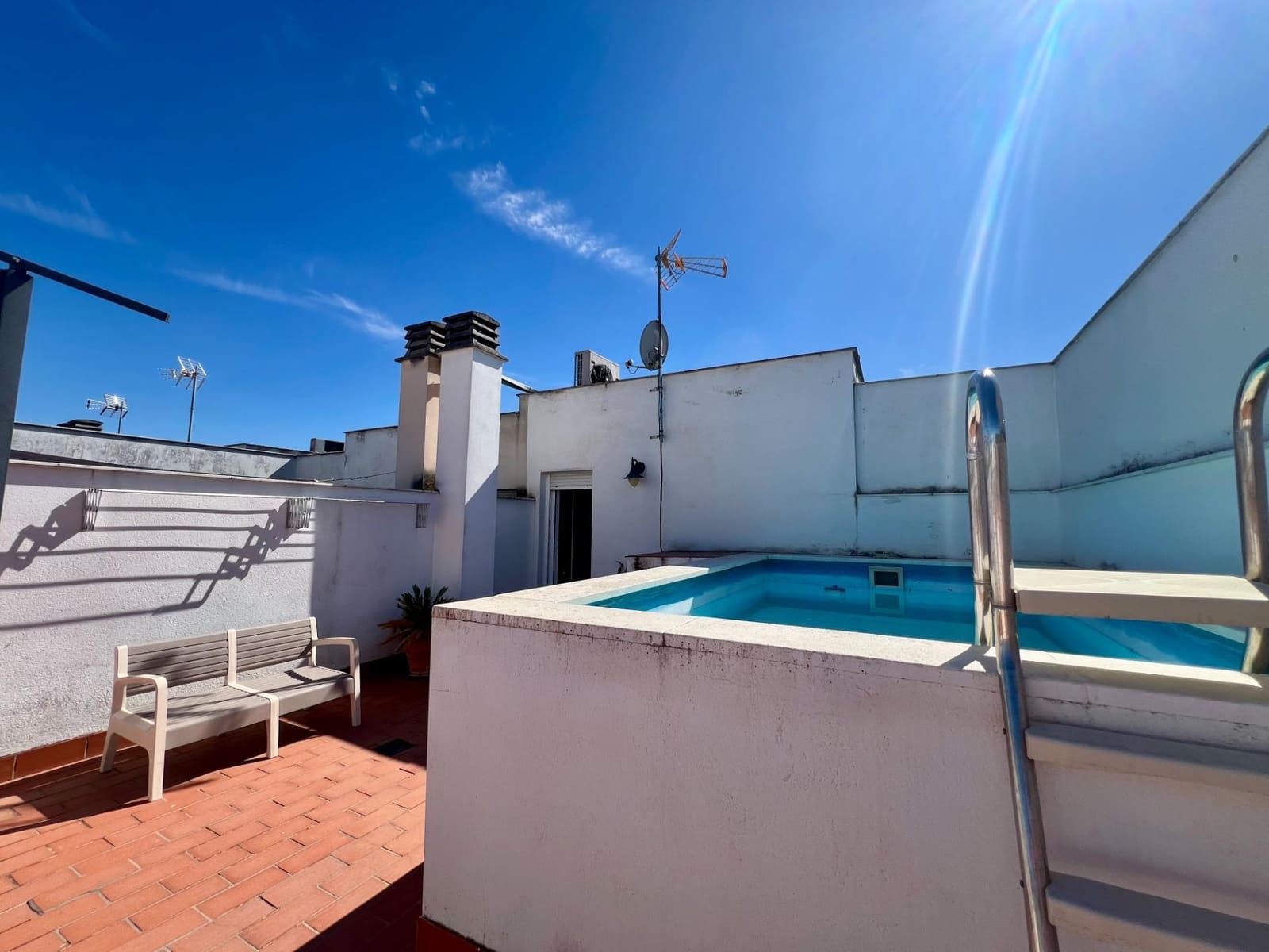 3 bedroom Apartment for sale in Villafranca de Cordoba with pool - € 140,000 (Ref: 9605066)