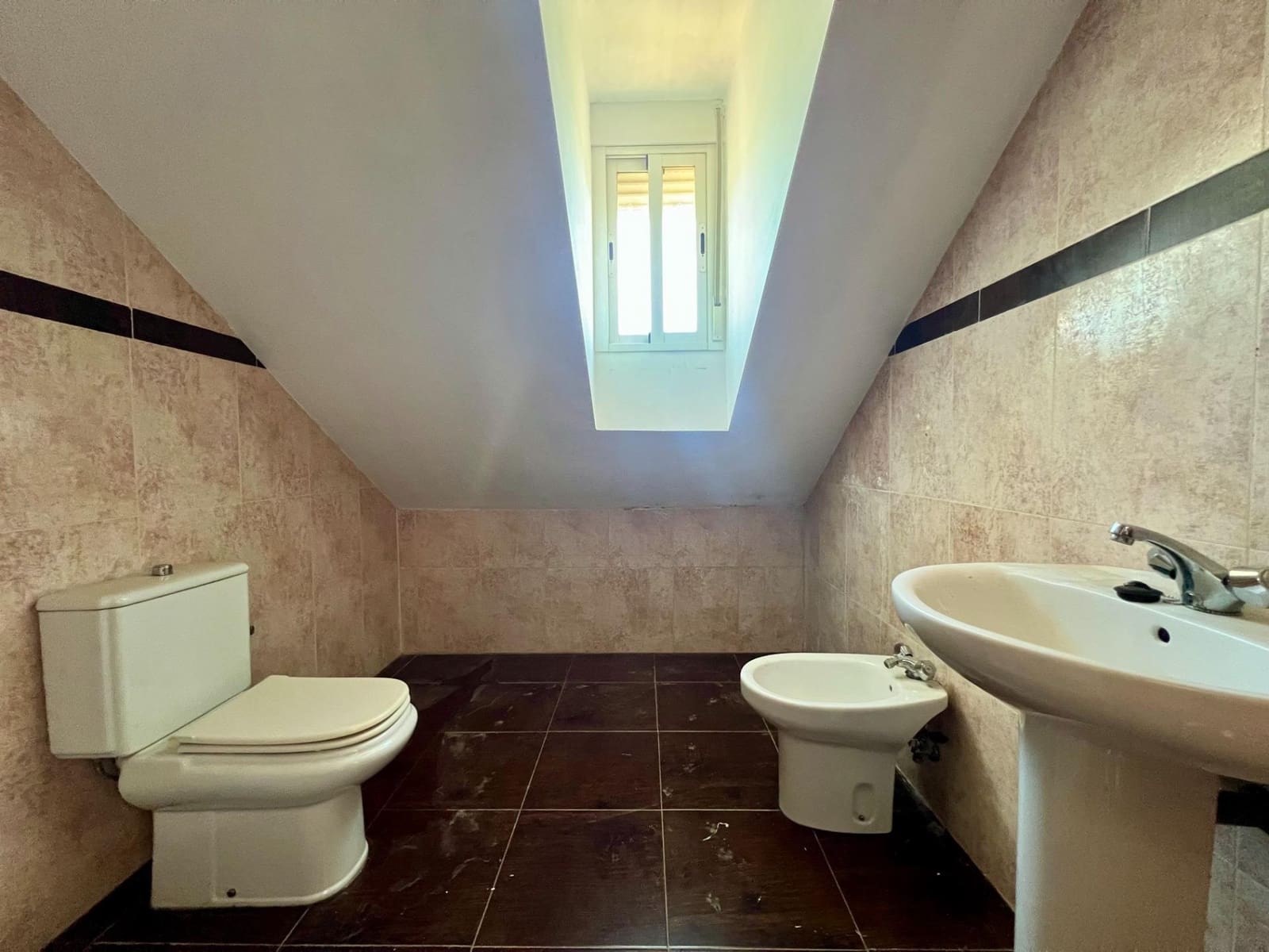 9 chambre Finca/Maison de Campagne à vendre à Cordoue ville avec garage - 170 000 € (Ref: 9605067)