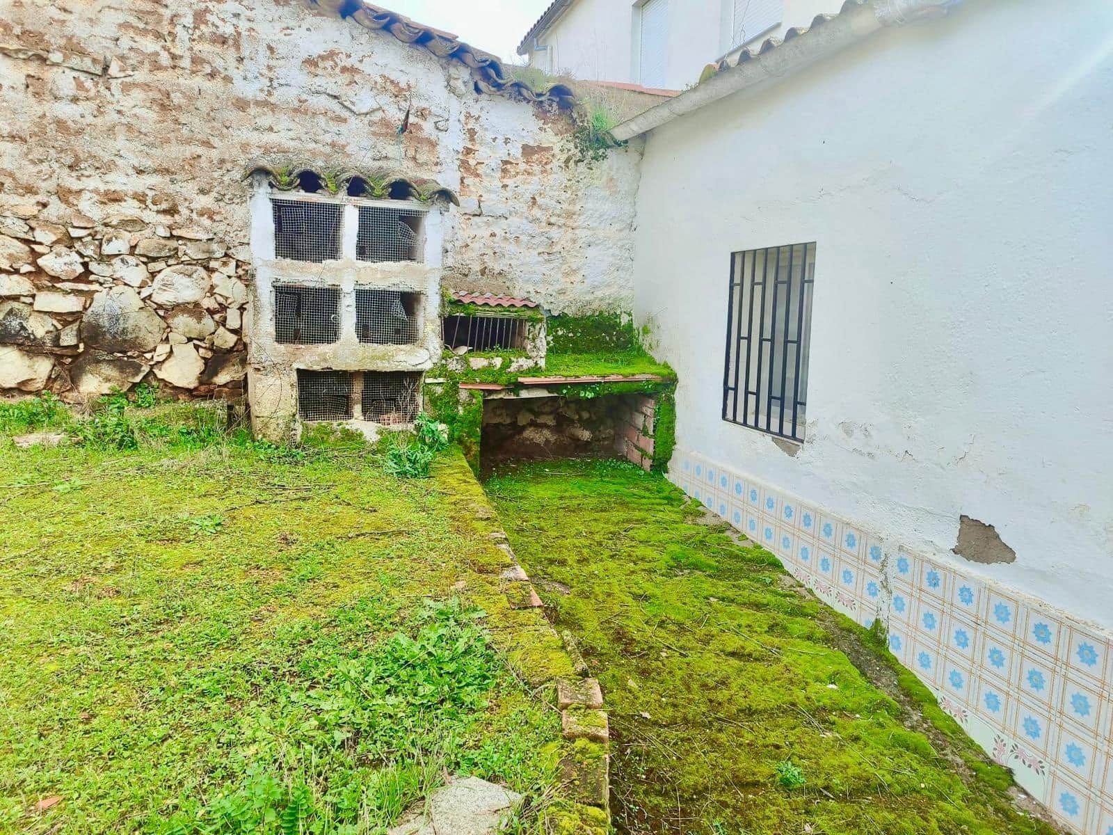 3 bedroom Townhouse for sale in Fuente Obejuna - € 50,000 (Ref: 9608153)