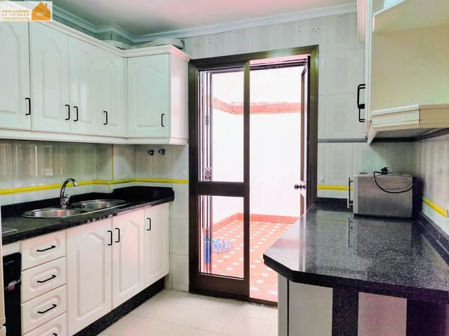 3 camera da letto Appartamento da affittare in Cordova città con garage - 800 € (Rif: 9615575)