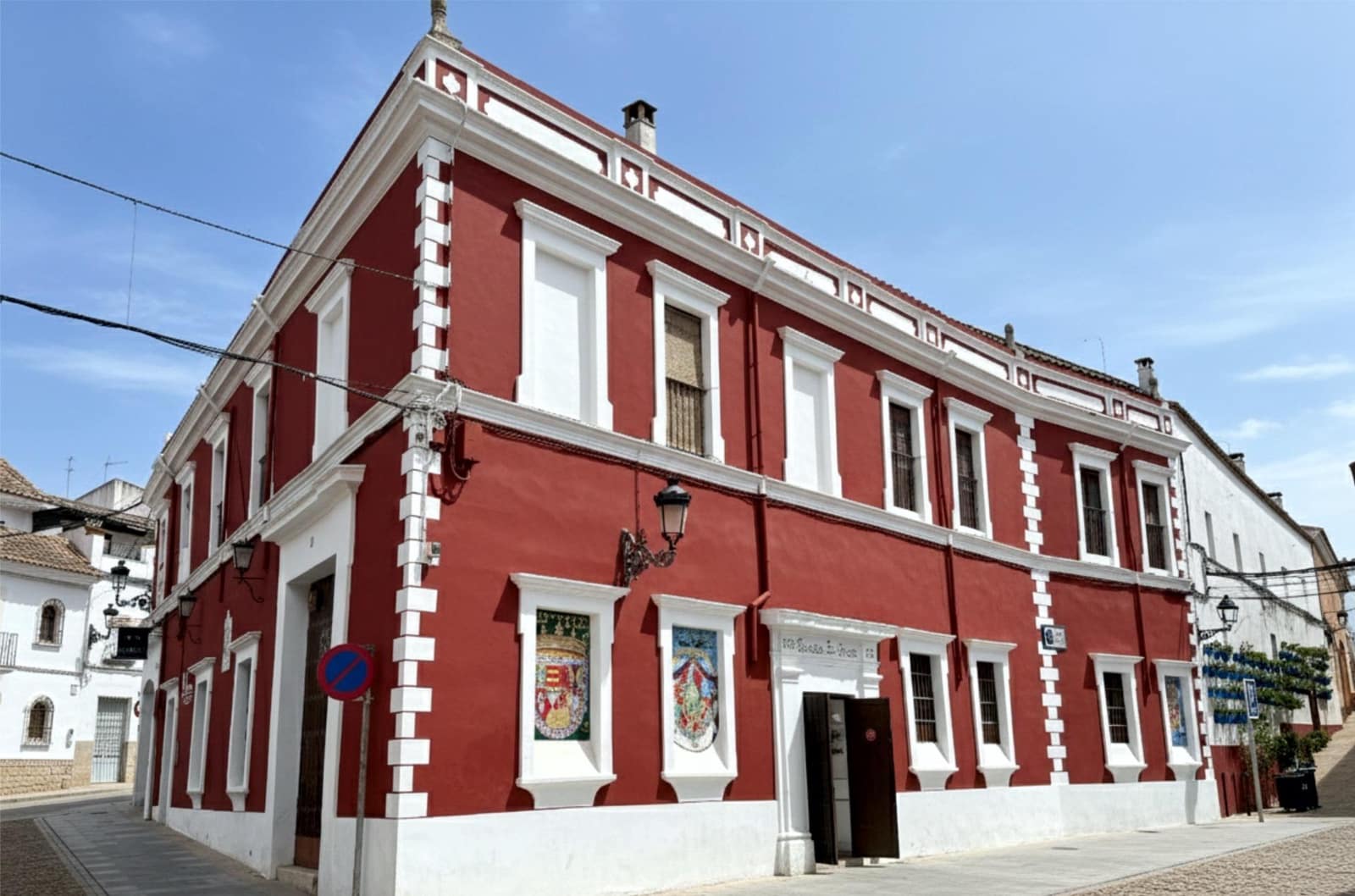 Restaurang/Bar till salu i Fernan Nunez med garage - 1 500 000 € (Ref: 9615616)