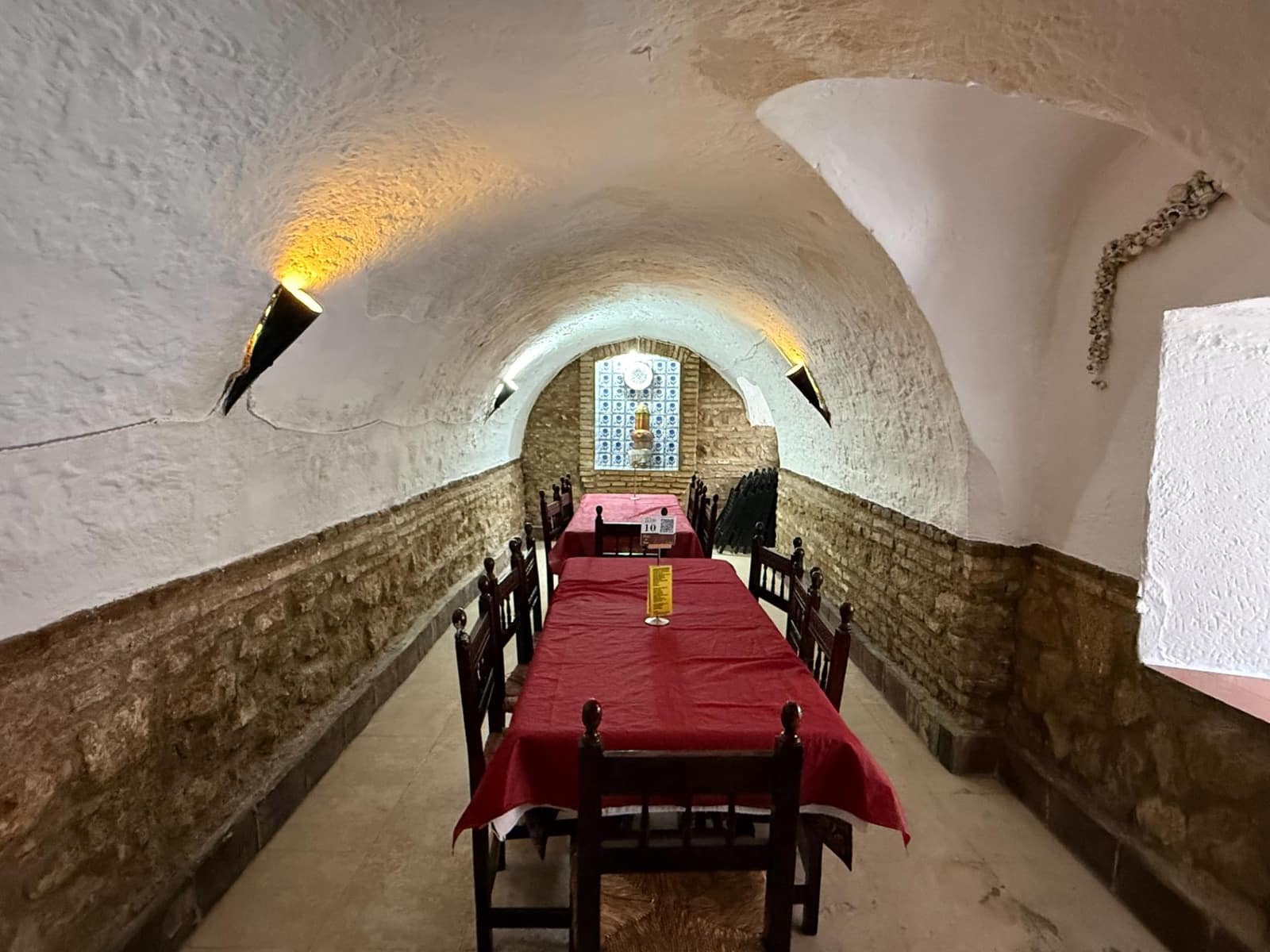 Restaurang/Bar till salu i Fernan Nunez med garage - 1 500 000 € (Ref: 9615616)