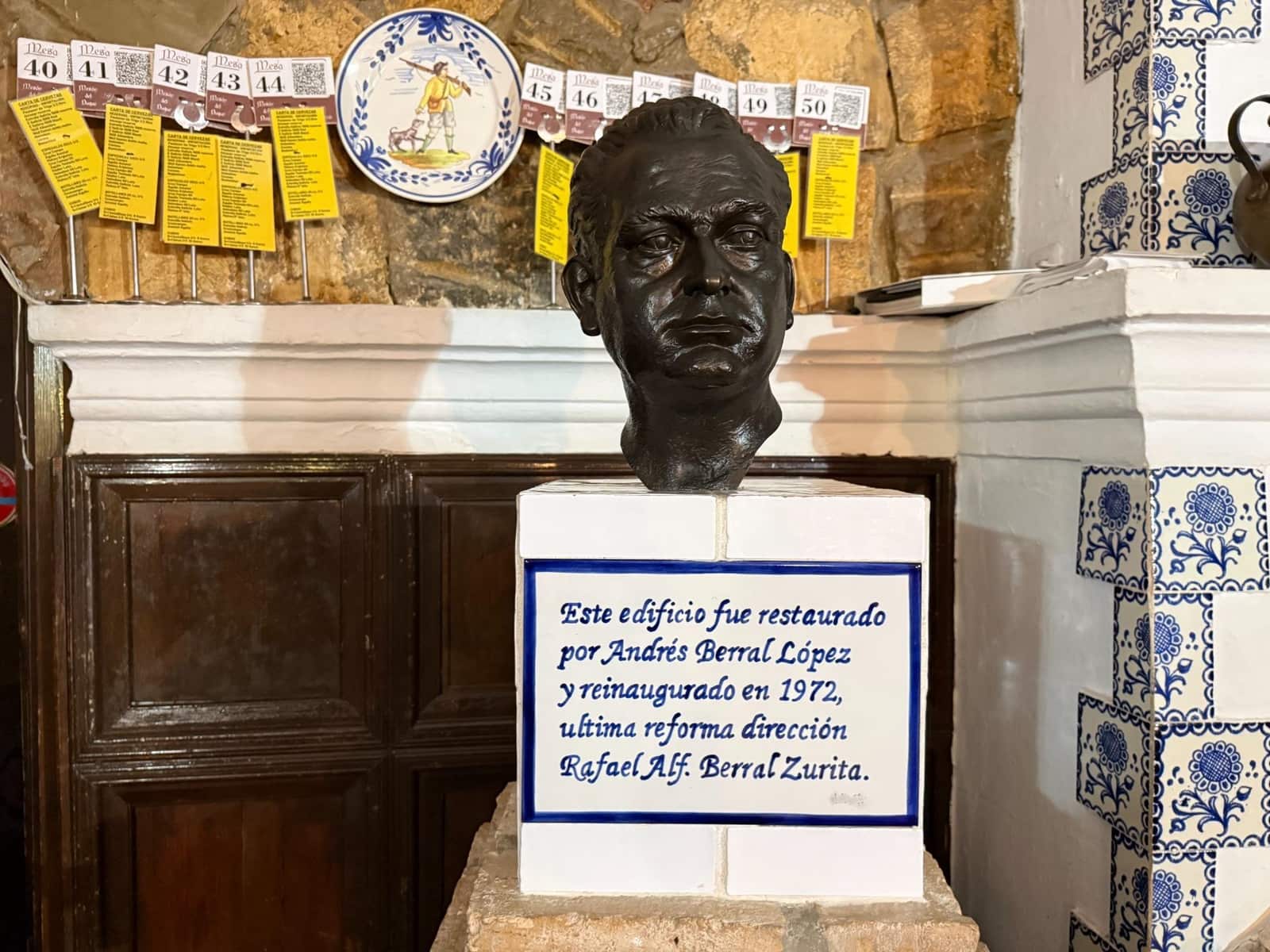 Restaurang/Bar till salu i Fernan Nunez med garage - 1 500 000 € (Ref: 9615616)