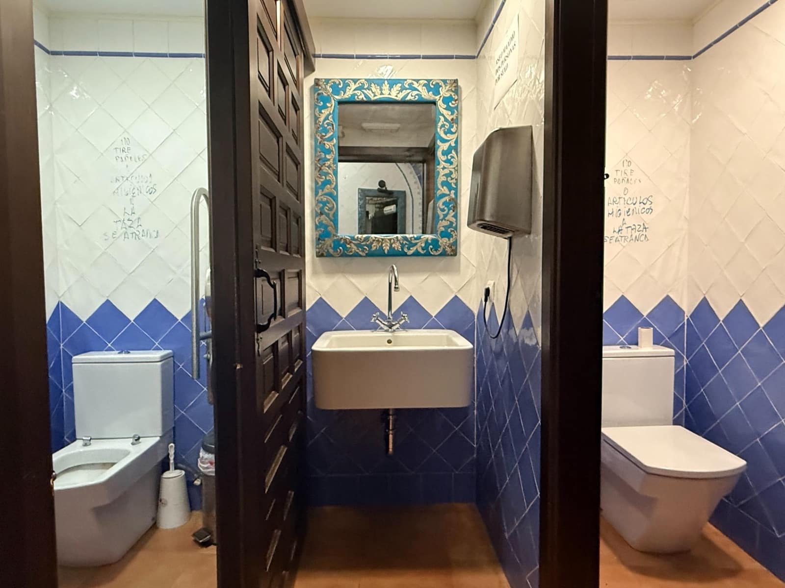 Restaurang/Bar till salu i Fernan Nunez med garage - 1 500 000 € (Ref: 9615616)