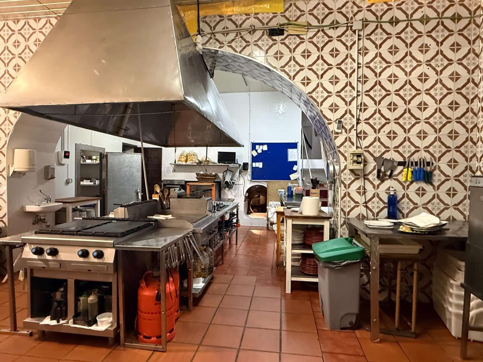 Restaurang/Bar till salu i Fernan Nunez med garage - 1 500 000 € (Ref: 9615616)