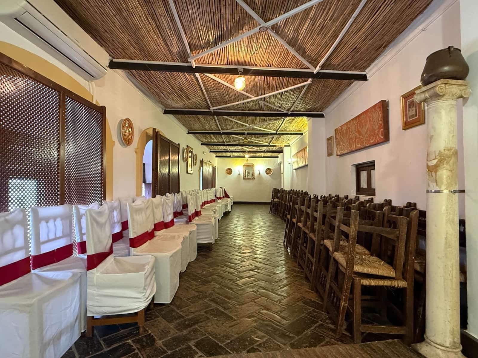 Restaurang/Bar till salu i Fernan Nunez med garage - 1 500 000 € (Ref: 9615616)