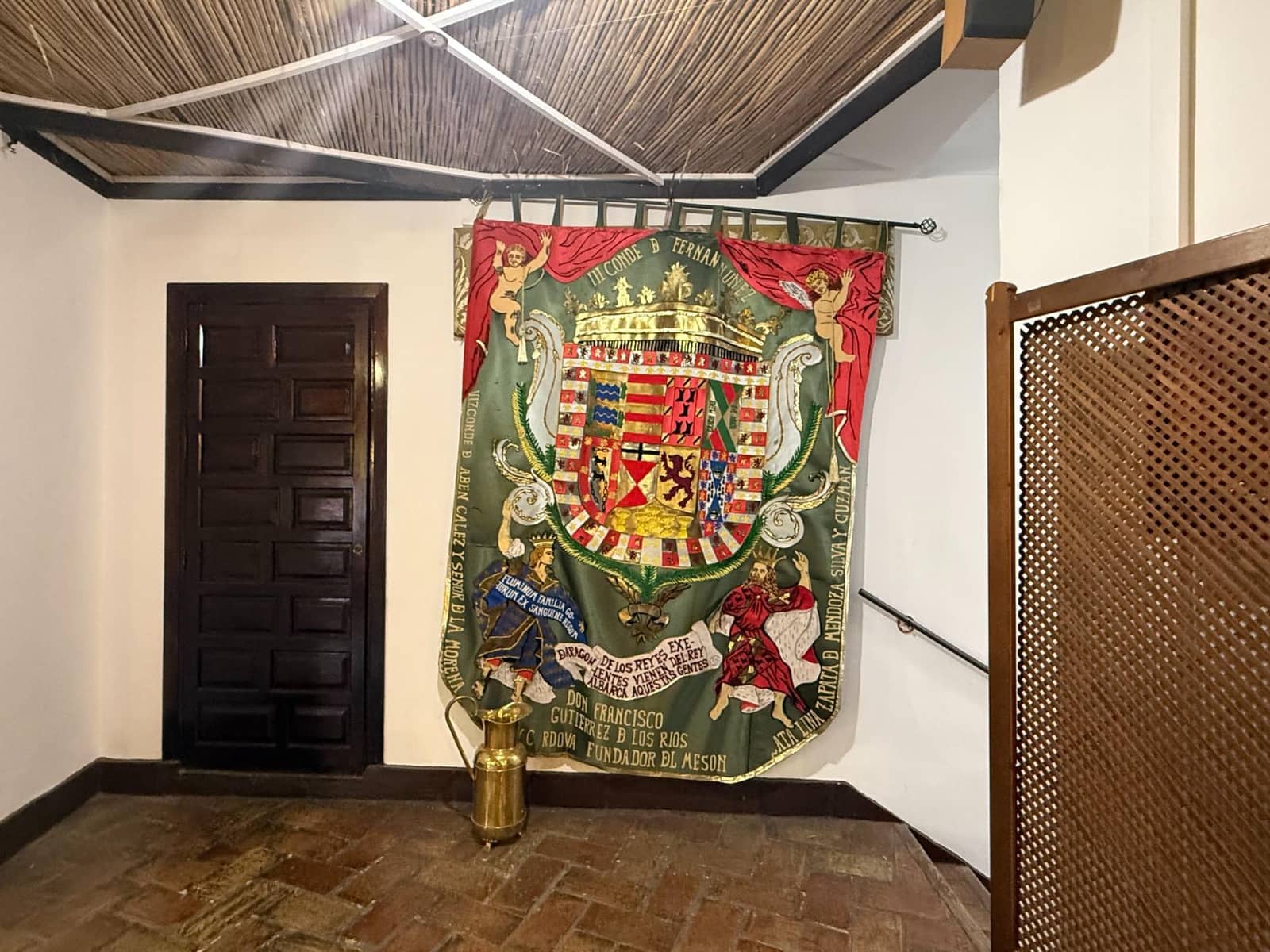 Restaurang/Bar till salu i Fernan Nunez med garage - 1 500 000 € (Ref: 9615616)