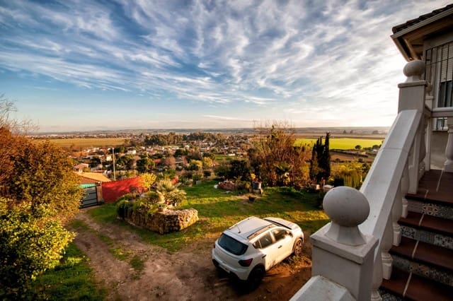 4 soveværelse Finca/Landehus til salg i Almodóvar del Río med swimmingpool garage - € 165.000 (Ref: 9622411)