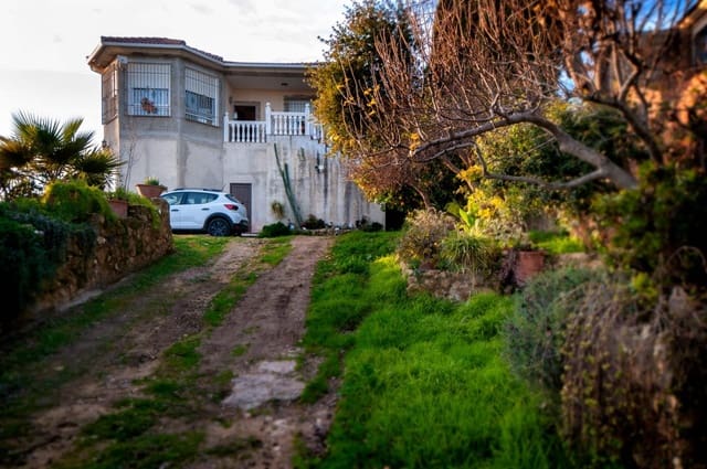 4 soveværelse Finca/Landehus til salg i Almodóvar del Río med swimmingpool garage - € 165.000 (Ref: 9622411)