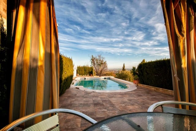 4 soveværelse Finca/Landehus til salg i Almodóvar del Río med swimmingpool garage - € 165.000 (Ref: 9622411)