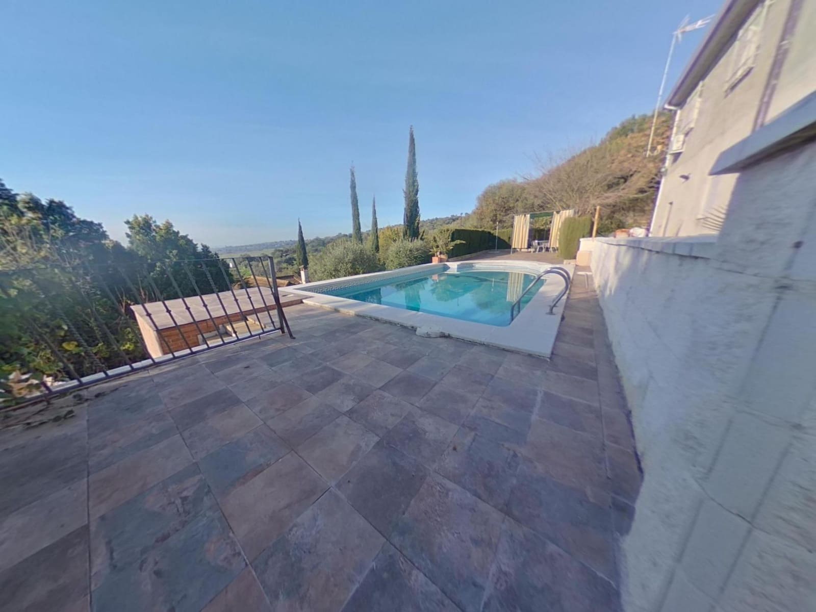 4 soveværelse Finca/Landehus til salg i Almodovar del Rio med swimmingpool garage - € 165.000 (Ref: 9622411)