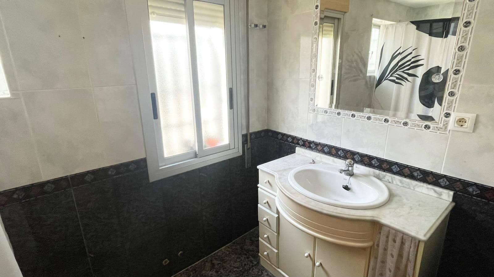 2 bedroom Flat for sale in Cordoba city - € 109,900 (Ref: 9625777)